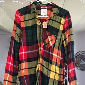 American Eagle plaid button up top